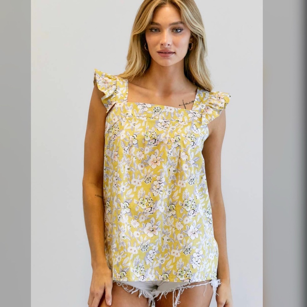 Floral Printed Sleeveless Ruffled Top